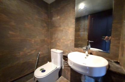 Apartment - 2 Bedrooms - 3 Bathrooms for rent in West Porto Drive - Porto Arabia - The Pearl Island - Doha