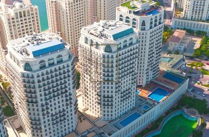 Apartment - 3 Bedrooms - 5 Bathrooms for sale in Floresta Gardens - Floresta Gardens - The Pearl Island - Doha Apartment - 3 Bedrooms - 5 Bathrooms for sale in Floresta Gardens - Floresta Gardens - The Pearl Island - Doha
