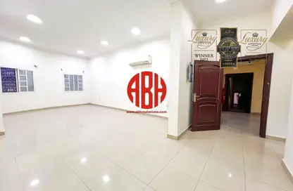 Apartment - 2 Bedrooms - 2 Bathrooms for rent in Al Khalidiya Street - Najma - Doha