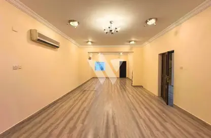 Villa - 5 Bedrooms - 5 Bathrooms for rent in Duhail Villas - Al Duhail - Doha