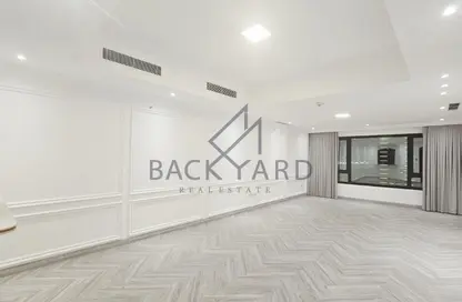 Apartment - 1 Bedroom - 2 Bathrooms for rent in West Porto Drive - Porto Arabia - The Pearl Island - Doha Apartment - 1 Bedroom - 2 Bathrooms for rent in West Porto Drive - Porto Arabia - The Pearl Island - Doha