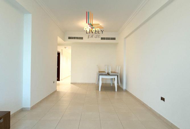 1002401 - Property Image 3