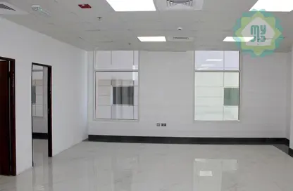 Office Space - 3 Bedrooms - 1 Bathroom for rent in Old Salata - Salata - Doha
