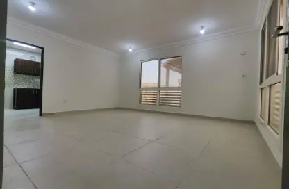 Apartment - Studio - 1 Bathroom for rent in Izghawa - Izghawa - Doha