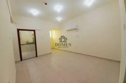 Apartment - 2 Bedrooms - 2 Bathrooms for rent in Thabit Bin Zaid Street - Al Mansoura - Doha