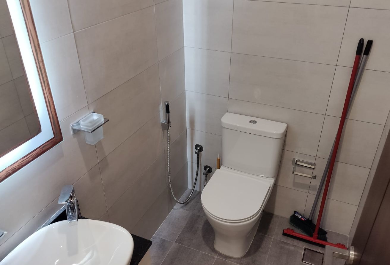Cozy 1 BHK I FF I Including Cooling I Fox hill S thumbnail 13