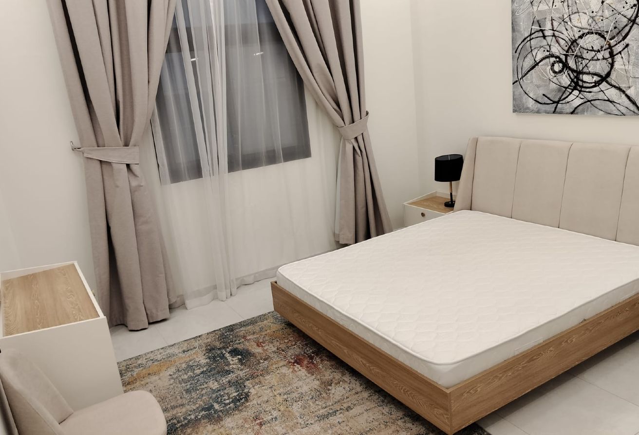 Cozy 1 BHK I FF I Including Cooling I Fox hill S thumbnail 7