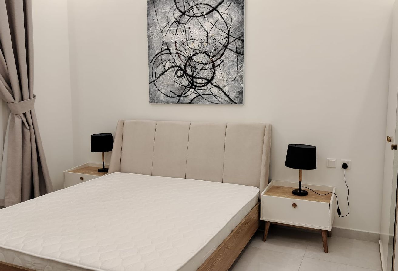 Cozy 1 BHK I FF I Including Cooling I Fox hill S thumbnail 9