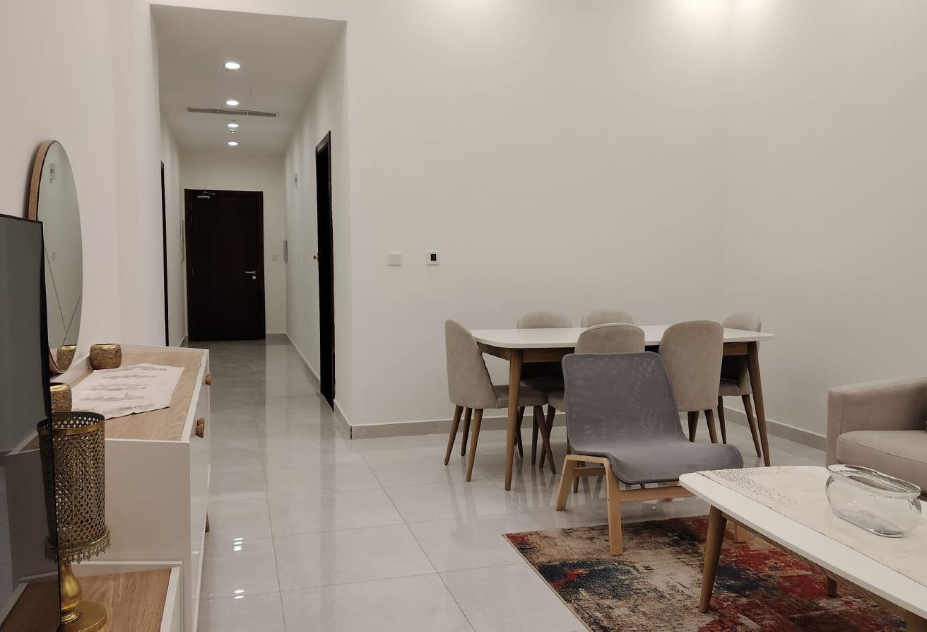 Cozy 1 BHK I FF I Including Cooling I Fox hill S thumbnail 6