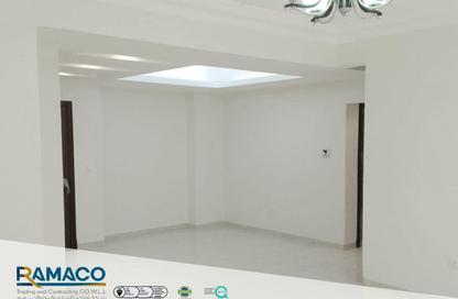 Apartment - 3 Bedrooms - 2 Bathrooms for rent in New Doha - Doha