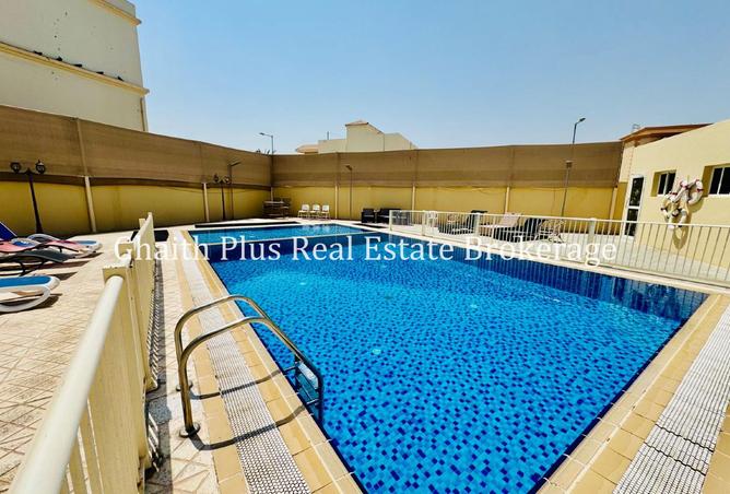 983765 - Property Image 3