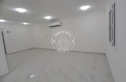 Apartment - 2 Bedrooms - 2 Bathrooms for rent in Fereej Bin Omran - Doha