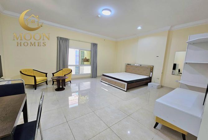 1004500 - Property Image 2