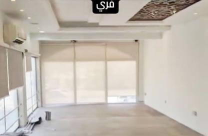 محل تجاري - استوديو - 2 للايجار في مدينة خليفة شمال - مدينة خليفة - الدوحة