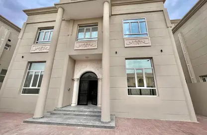 Villa - 5 Bedrooms - 6 Bathrooms for rent in Duhail Villas - Al Duhail - Doha