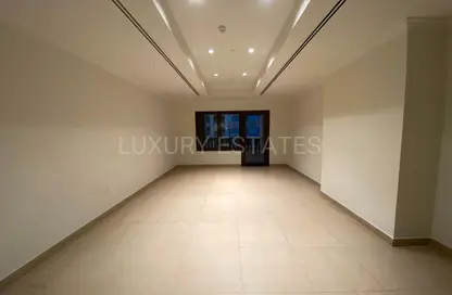 Apartment - 1 Bedroom - 2 Bathrooms for rent in West Porto Drive - Porto Arabia - The Pearl Island - Doha