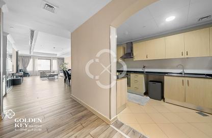 Apartment - 1 - 2 for sale in East Porto Drive - Porto Arabia - The Pearl Island - Doha
