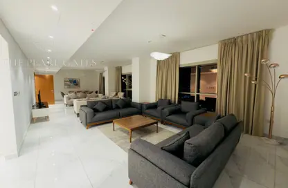 Apartment - 4 Bedrooms - 4 Bathrooms for rent in West Bay Tower - West Bay - West Bay - Doha