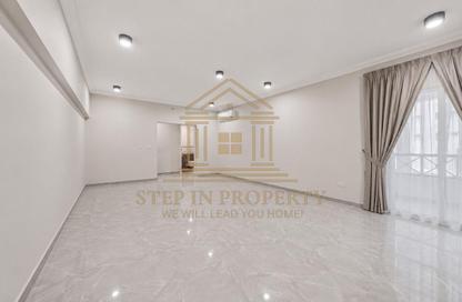 Apartment - 3 Bedrooms - 3 Bathrooms for rent in Musheireb Apartments - Musheireb - Doha