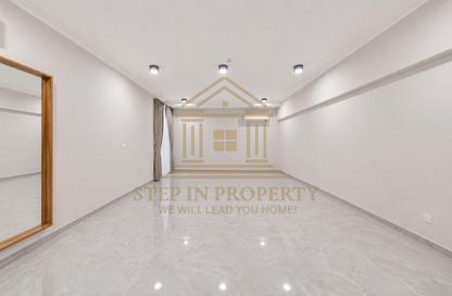 Apartment - 3 Bedrooms - 3 Bathrooms for rent in Musheireb Apartments - Musheireb - Doha Apartment - 3 Bedrooms - 3 Bathrooms for rent in Musheireb Apartments - Musheireb - Doha