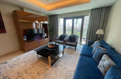 Townhouse - 3 Bedrooms - 5 Bathrooms for rent in Abraj Bay - Abraj Quartiers - The Pearl Island - Doha