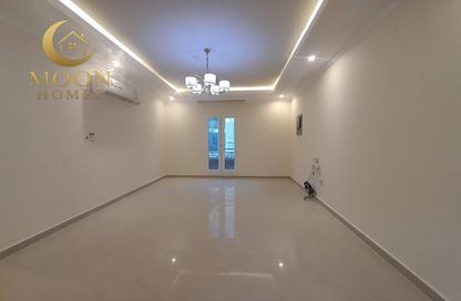 Apartment - 3 Bedrooms - 3 Bathrooms for rent in Al Mansoura - Al Mansoura - Doha