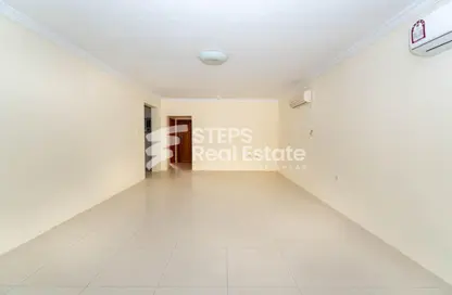 Compound - 3 Bedrooms - 4 Bathrooms for rent in Souk Al gharaffa - Al Gharrafa - Doha