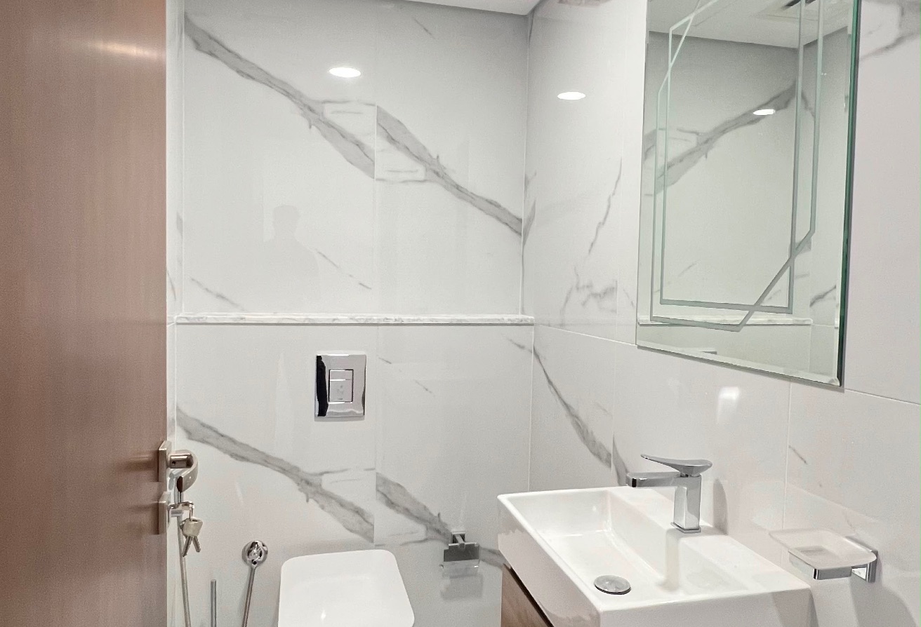 2BHK Semi Furnished | For Sale | Lusail Marina thumbnail 5