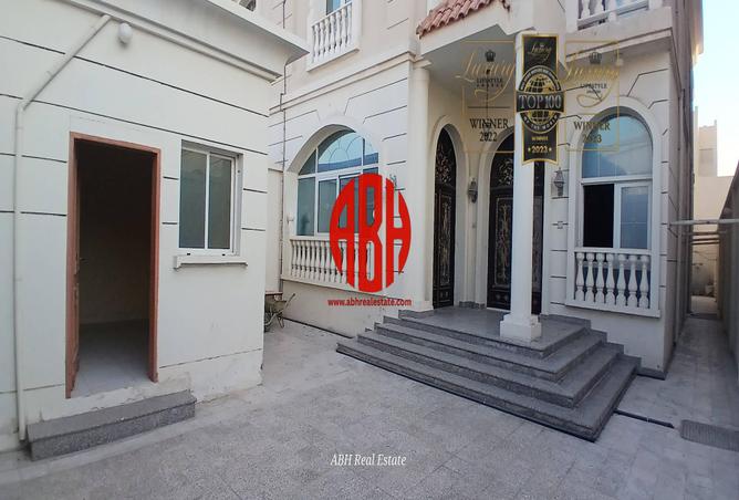 988247 - Property Main Image