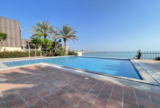 975393 - Property Image 2