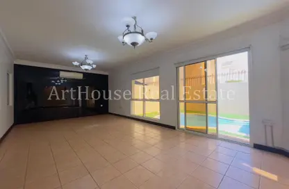 فيلا - 4 غرف نوم - 6 حمامات للايجار في الوعب - الوعب - الدوحة