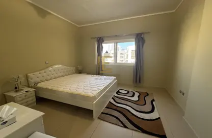 شقة - 2 غرف نوم - 4 حمامات للايجار في ريجنسي ريزيدنس فوكس هيلز 1 - الوسيل