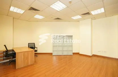 مساحات مكتبية - استوديو - 1 حمام للايجار في شارع السد - السد - الدوحة