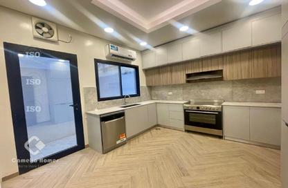 مجمع سكني - 5 غرف نوم - 5 حمامات للايجار في طريق سلوى - العزيزية - الدوحة