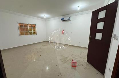 Villa - Studio - 1 Bathroom for rent in Bu Hamour Street - Abu Hamour - Doha