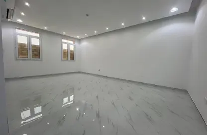 Apartment - 2 Bedrooms - 2 Bathrooms for rent in Fereej Kulaib - Doha