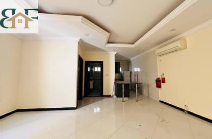 Apartment - 1 Bedroom - 1 Bathroom for rent in Umm Ghwailina Comm - Umm Ghuwalina - Umm Ghuwailina - Doha