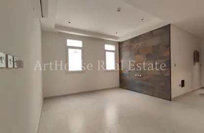 Apartment - 2 Bedrooms - 2 Bathrooms for rent in Doha Al Jadeed - Doha