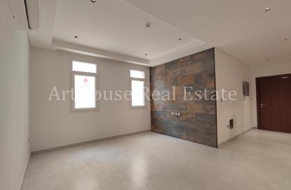 Apartment - 2 Bedrooms - 2 Bathrooms for rent in Doha Al Jadeed - Doha