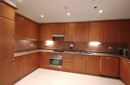 Apartment - 2 Bedrooms - 3 Bathrooms for rent in Marina Gate - Porto Arabia - The Pearl Island - Doha