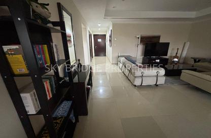 Apartment - 2 Bedrooms - 3 Bathrooms for rent in Regency Pearl 1 - The Pearl Island - Doha