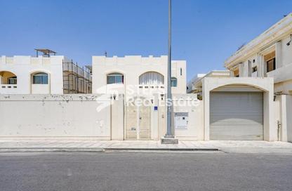 Villa - 4 Bedrooms - 4 Bathrooms for rent in Al Maamoura - Al Maamoura - Doha