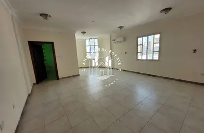 Apartment - 1 Bedroom - 1 Bathroom for rent in Umm Ghuwalina - Umm Ghuwailina - Doha