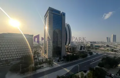 Apartment - 2 Bedrooms - 3 Bathrooms for rent in Marina Tower 23 - Marina District - Lusail