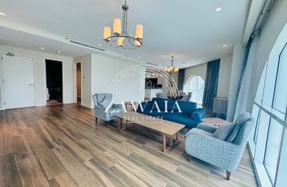 Apartment - 3 Bedrooms - 5 Bathrooms for rent in Floresta Gardens - Floresta Gardens - The Pearl Island - Doha