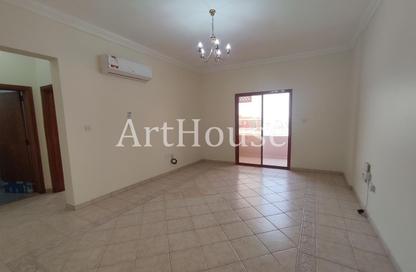 شقة - 2 غرف نوم - 2 حمامات للايجار في بوابة عين خالد - عين خالد - الدوحة