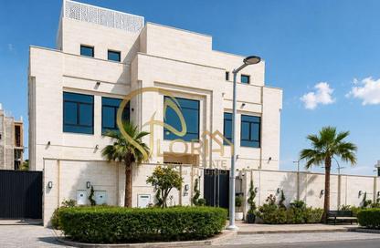 Apartment - 7+ Bedrooms - 7+ Bathrooms for rent in Lusail City - Lusail