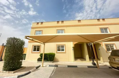 فيلا - 4 غرف نوم - 5 حمامات للايجار في شارع الوعب - الوعب - الدوحة