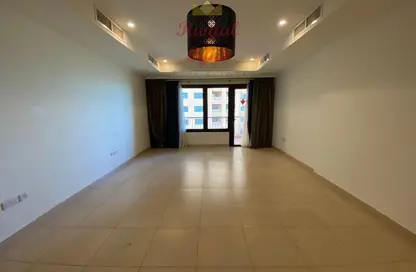 Apartment - 2 Bedrooms - 3 Bathrooms for rent in West Porto Drive - Porto Arabia - The Pearl Island - Doha