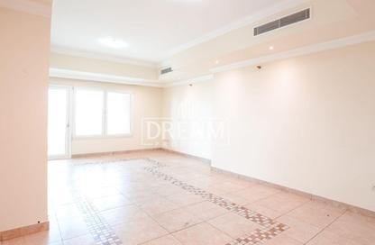 Apartment - 1 Bedroom - 2 Bathrooms for rent in East Porto Drive - Porto Arabia - The Pearl Island - Doha